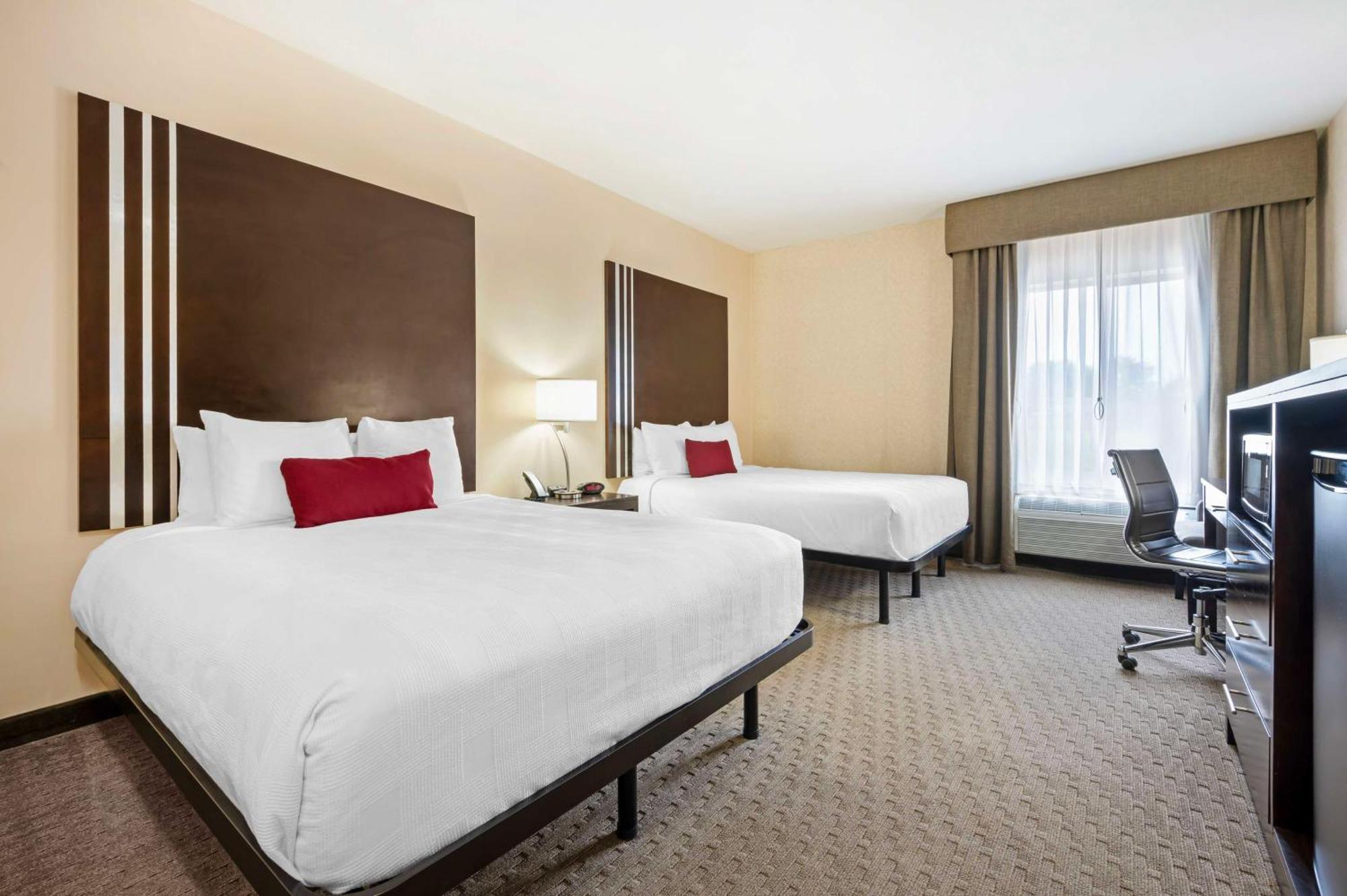 Best Western Plus Howe
